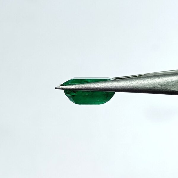 3.65 carats Emerald (4.25 ratti) - Image 4