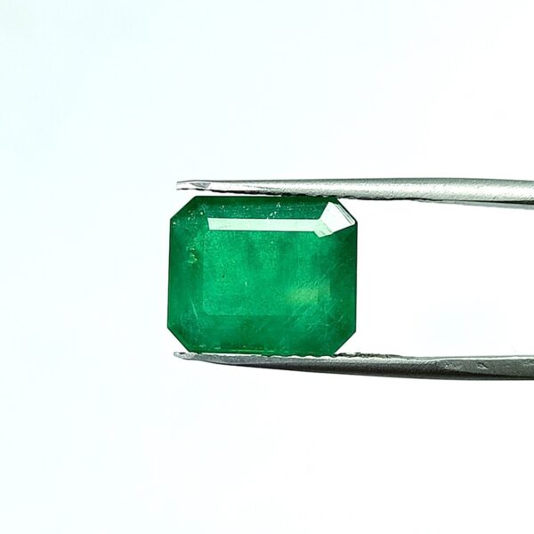 7.72 carats Emerald (8.25 ratti) - Image 1