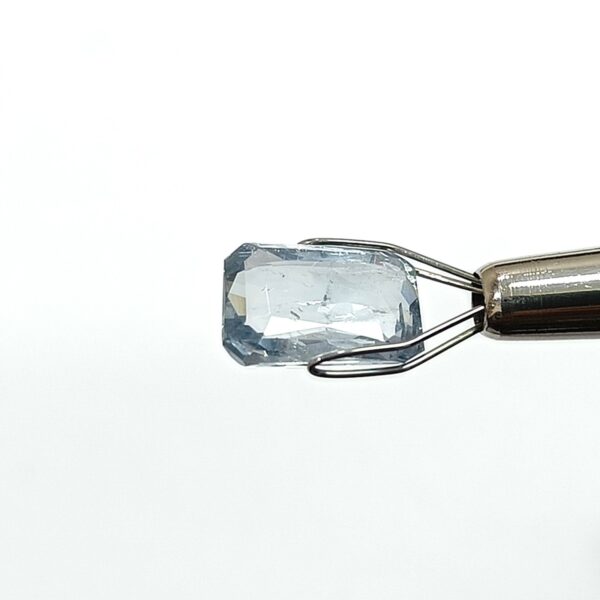 5.28 carats Blue Sapphire (5.25 ratti Neelam) - Image 1
