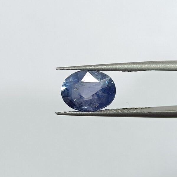 4.15 carats Blue Sapphire (4.25 ratti Neelam) - Image 1