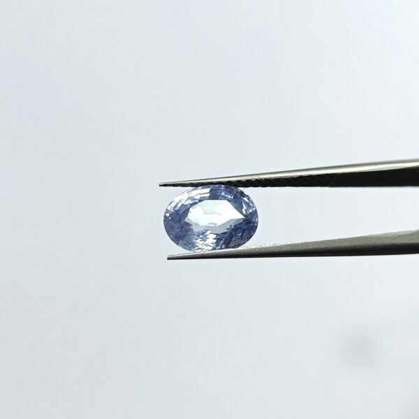 4.09 carats Blue Sapphire (4.25 ratti Neelam) - Image 2