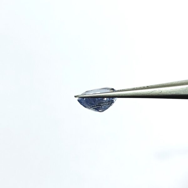 4.09 carats Blue Sapphire (4.25 ratti Neelam) - Image 4