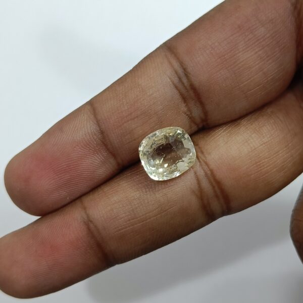8.45 carats Yellow Sapphire ( 9.25 ratti ) - Image 8