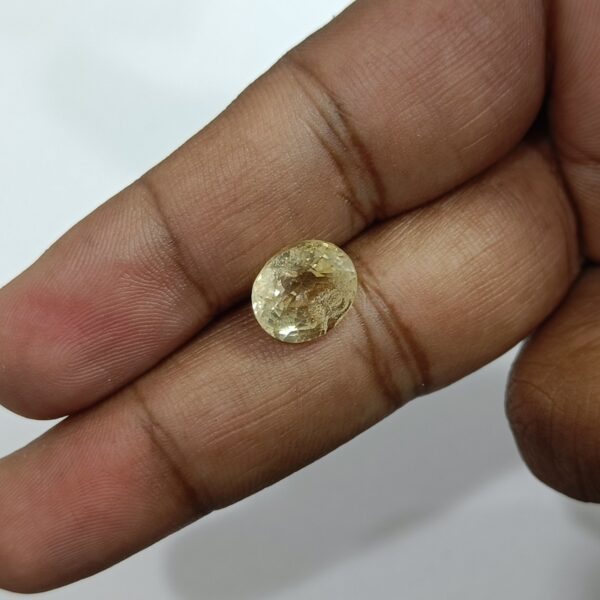 6.85 carats Yellow Sapphire ( 7.25 ratti ) - Image 9