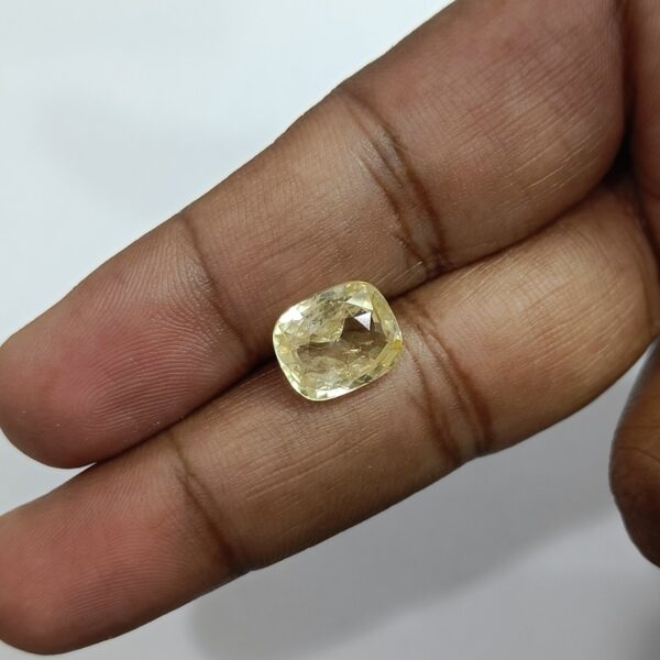 6.59 carats Yellow Sapphire ( 7.25 ratti ) - Image 9