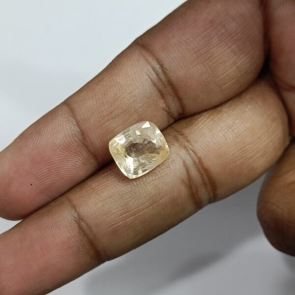 6.09 carats Yellow Sapphire ( 6.25 ratti ) - Image 8