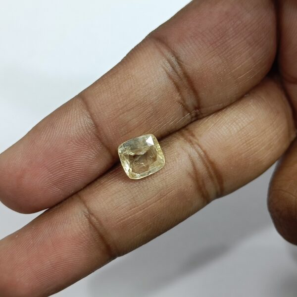 3.75 carats Yellow Sapphire ( 4.25 ratti ) - Image 8