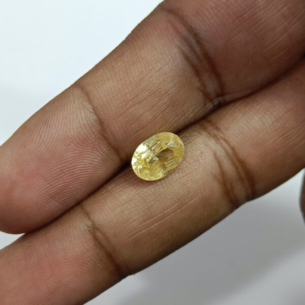3.18 carats Yellow Sapphire ( 3.25 ratti ) - Image 9