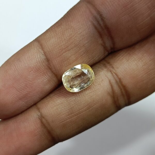 4.63 carats Yellow Sapphire ( 5.25 ratti ) - Image 8