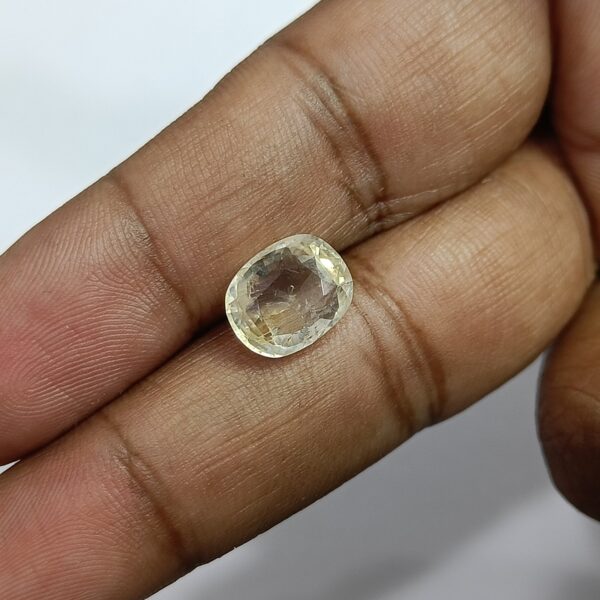 5.48 carats Yellow Sapphire ( 6.25 ratti ) - Image 8