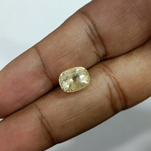 4.95 carats Yellow Sapphire ( 5.25 ratti ) - Image 8