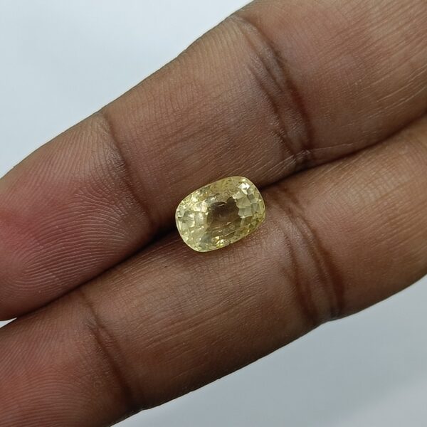 5.00 carats Yellow Sapphire ( 5.25 ratti ) - Image 9
