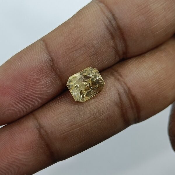 5.39 carats Yellow Sapphire ( 5.25 ratti ) - Image 8