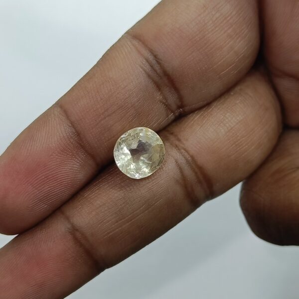 5.84 carats Yellow Sapphire ( 6.25 ratti ) - Image 8