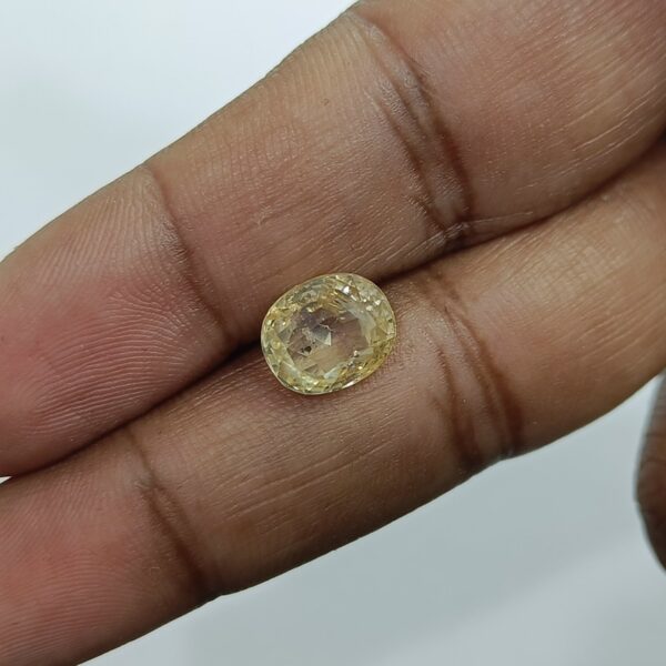 5.11 carats Yellow Sapphire ( 5.25 ratti ) - Image 8