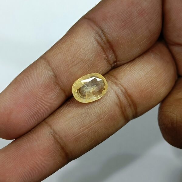 5.34 carats Yellow Sapphire ( 5.25 ratti ) - Image 9