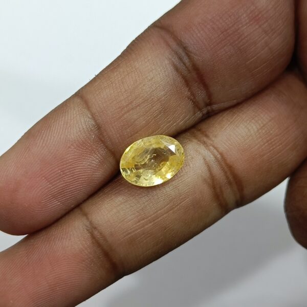 4.73 carats Yellow Sapphire ( 5.25 ratti ) - Image 9