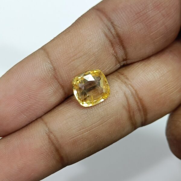 4.56 carats Yellow Sapphire ( 5.25 ratti ) - Image 7