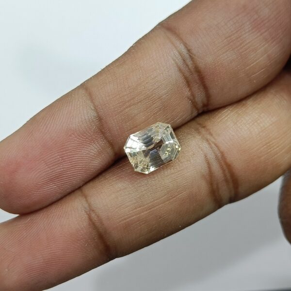 5.84 carats Yellow Sapphire ( 6.25 ratti ) - Image 8
