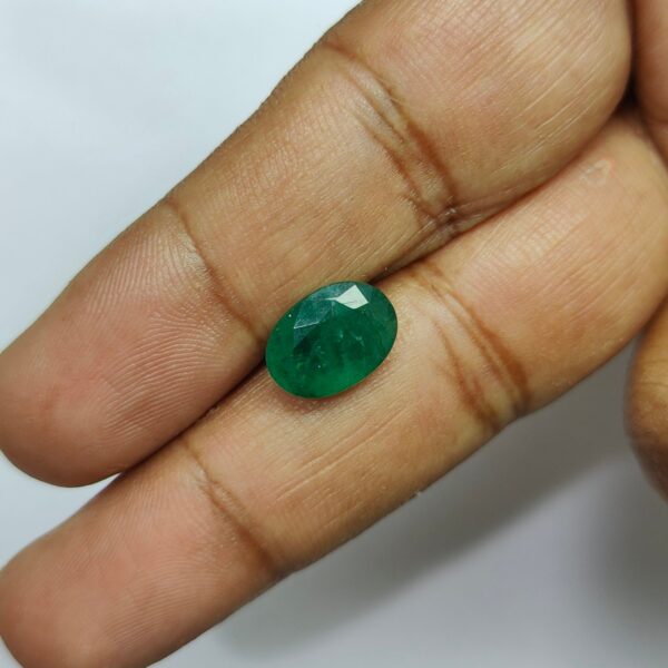 4.07 carats Emerald (4.25 ratti) - Image 10