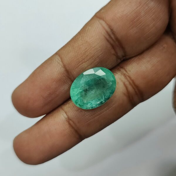 11.97 carats Emerald (13.25 ratti) - Image 7