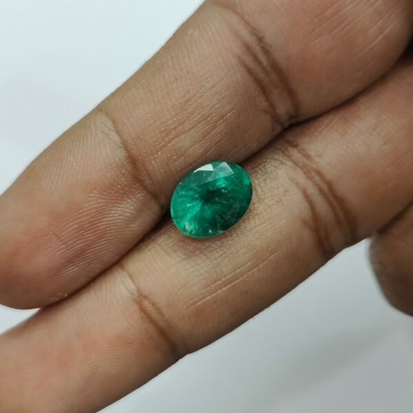 3.53 carats Emerald (3.25 ratti) - Image 9