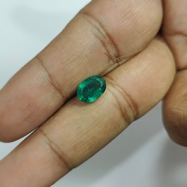 2.05 carats Emerald (2.25 ratti) - Image 8
