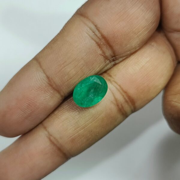 3.6 carats Emerald (4.25 ratti) - Image 6