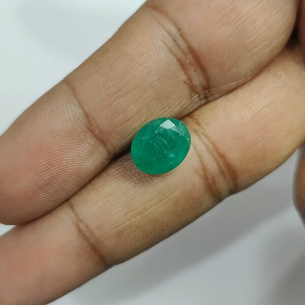 3.81 carats Emerald (4.25 ratti) - Image 8
