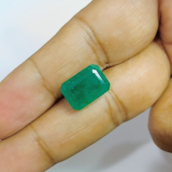 8.20 carats Emerald (8.25 ratti) - Image 5