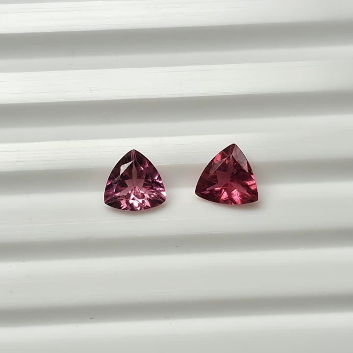 MTPair-50_2 Natural Pink Trillion Mixed Tourmalines Pair – 1.03 ct & 0.95 ct - Image 1