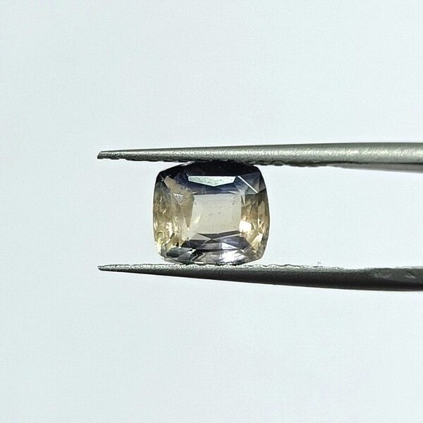 3.11 carats Pitambari ( 3.25 ratti ) - Image 2