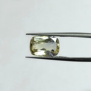 5 carats Pitambari ( 5.25 ratti )
