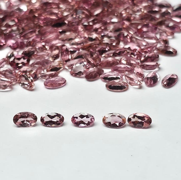 PTO532_1 Pink Tourmaline Oval – 5×3 mm – Luster Lot - Image 1