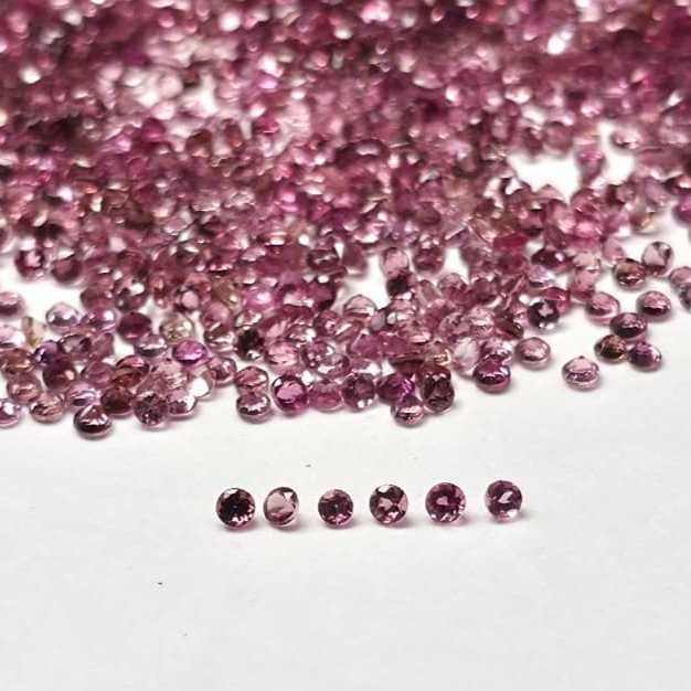 PTR151_1 Pink Tourmaline Round – 1.50 mm – Medium Luster Lot - Image 1