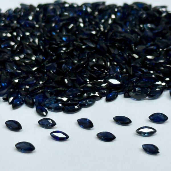 5x2.5 mm Blue Sapphire Marquise Shape - Image 1