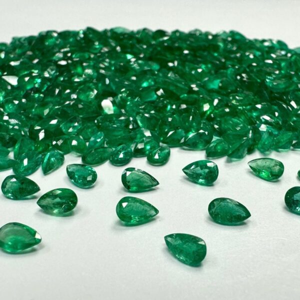 5x3 mm Emerald Pears Shape - Image 1