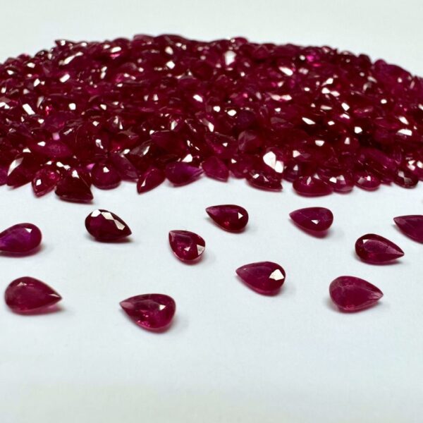 5x3 mm Ruby Pears Shape - Image 1