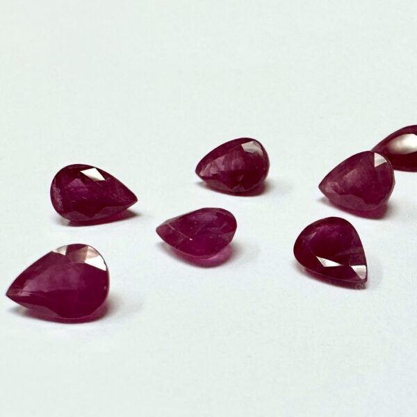 7x5 mm Ruby Pears Shape - Image 1