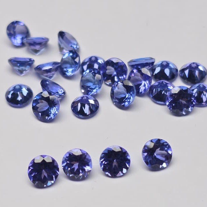 TR53A_1 Tanzanite Round – 5.00 mm – AAA Color Grade Lot - Image 1