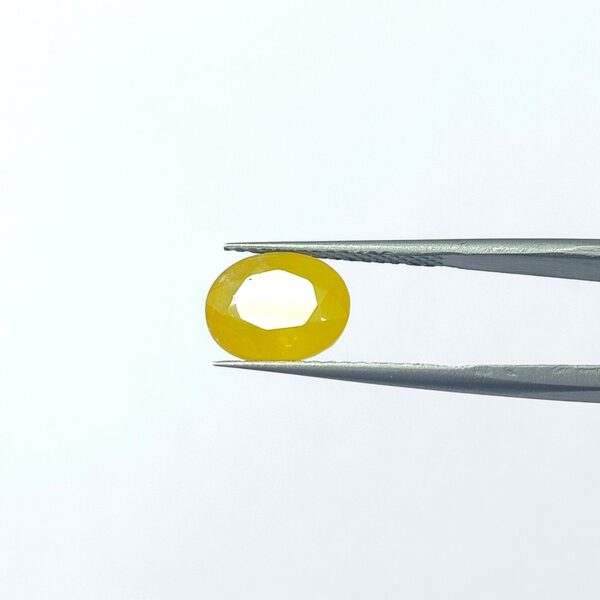 4.77 carats Yellow Sapphire Thailand ( 5.25 ratti ) - Image 4