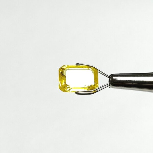 6.01 carats Yellow Sapphire Thailand ( 6.25 ratti ) - Image 3