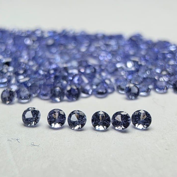 TZR21_1 Tanzanite Round – 2.00 mm – A Color Grade Lot - Image 1
