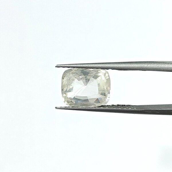 3.94 carats White Sapphire (4.25 ratti) - Image 1