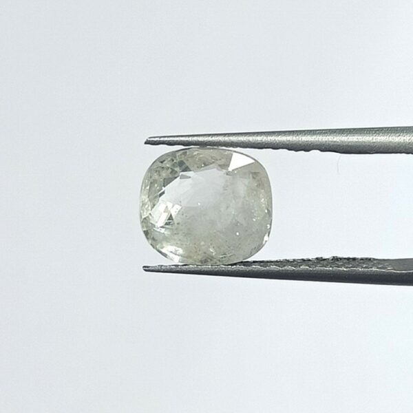 3.77 carats White Sapphire (4.25 ratti) - Image 1