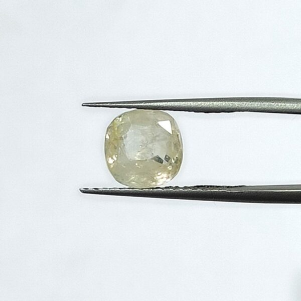 4.67 carats White Sapphire (5.25 ratti) - Image 1