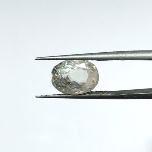 5.04 carats White Sapphire (5.25 ratti)