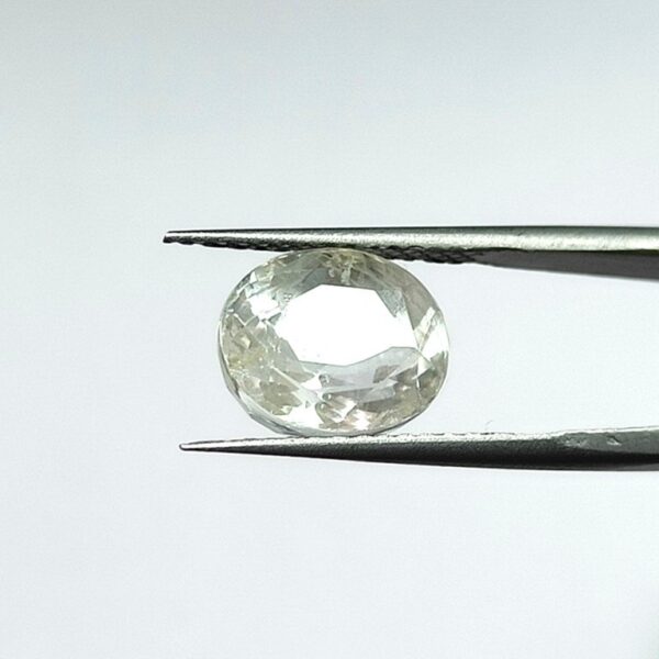 8.31 carats White Sapphire (9.25 ratti) - Image 2