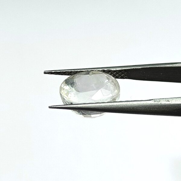 8.31 carats White Sapphire (9.25 ratti) - Image 3