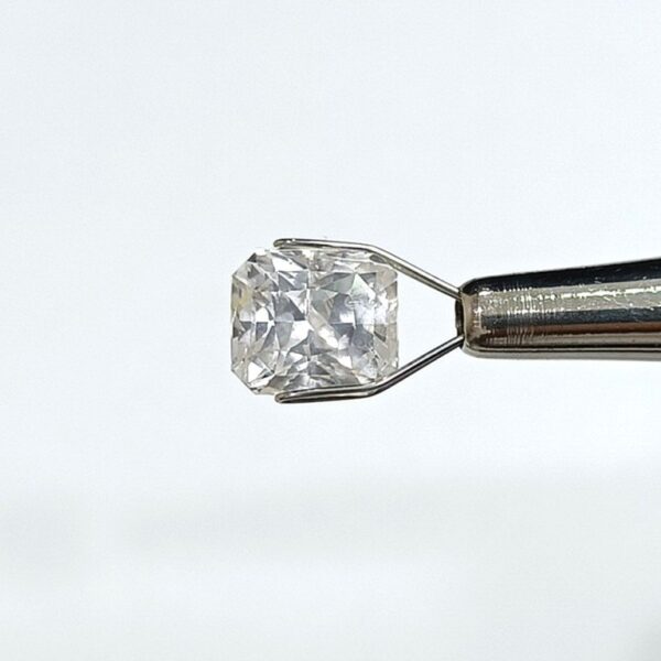 6.13 carats White Sapphire (6.25 ratti) - Image 2
